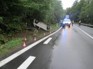 FOTO: Havárie vozu u Chromče